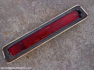 1973 1976 Ford Thunderbird rear side marker light