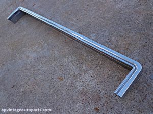 1973 Oldsmobile Delta 88 grille valance molding