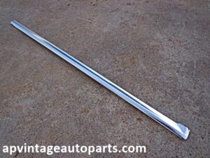 1977 Ford Thunderbird Landau rear window molding LH
