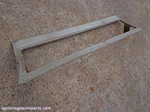 1962 Ford Thunderbird dash trim molding