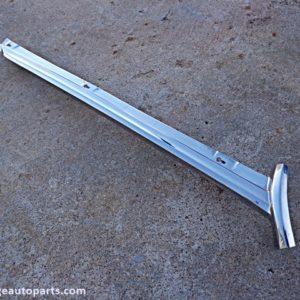 1968 Ford Thunderbird windshield trim molding