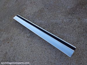 1972 Ford LTD fender trim molding