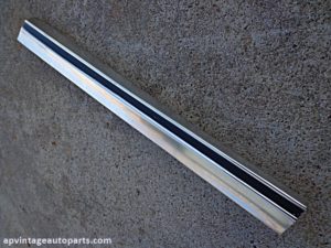 1972 Ford LTD fender trim