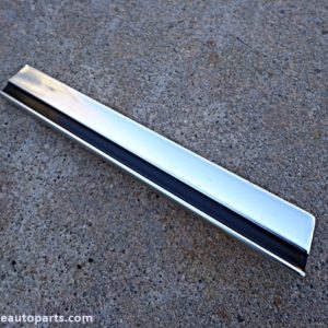 1972 Ford LTD fender molding