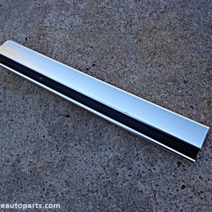 1972 Ford LTD fender molding