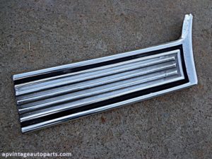 1973 Ford Torino fender molding trim