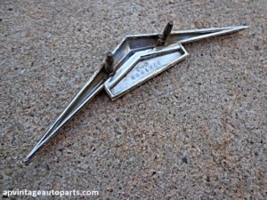 1962 Chevrolet Impala fender emblem V8