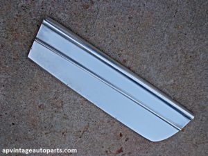 1975 Chevrolet Monte Carlo fender trim