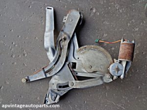 1976 Lincoln Town Car 4 dr window power regulator