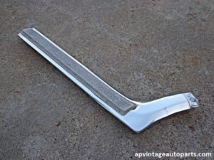 1977 Mercury Cougar exterior quarter molding trim