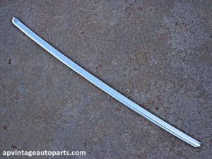 1979 Ford Thunderbird windshield trim molding