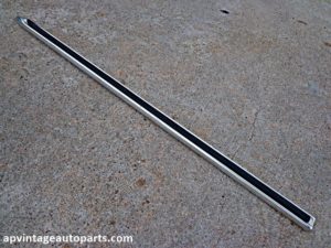 1977 Ford LTD fender body molding