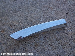 1973 Oldsmobile Delta 88 fender trim molding