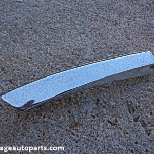 1973 Oldsmobile Delta 88 fender trim molding