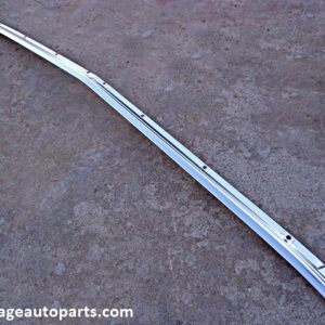 1977 Ford Thunderbird rear window molding