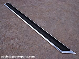 1976 Ford Gran Torino Elite trim molding