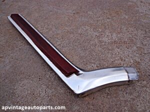 1977 Ford Thunderbird quarter molding