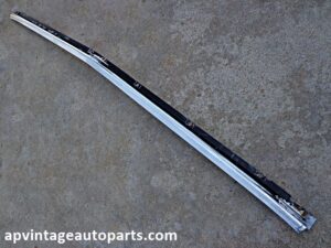 1977 1979 Ford Thunderbird rear window molding