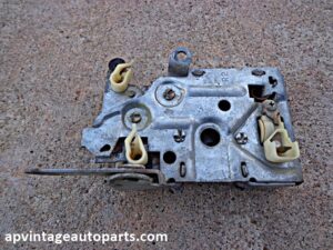 1975 1976 Lincoln door latch assembly