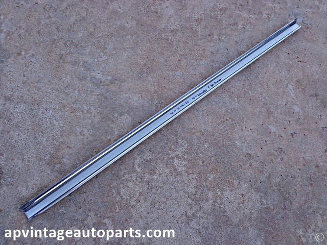 Dynacorn 1972-1979 Ranchero Bed Rail Molding – Polished Aluminum Pair – M3351