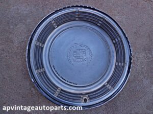 1972 Cadillac Eldorado wheel hubcap cover