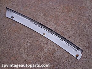 1973 Oldsmobile Delta 88 trim molding