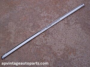 1974 Lincoln Continental windshield molding
