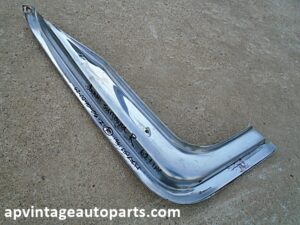 1962 Lincoln Continental front fender bumper outline molding
