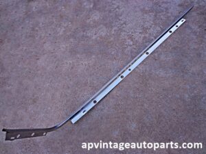 1973 Chevrolet Impala 2 dr hardtop RH drip rail molding