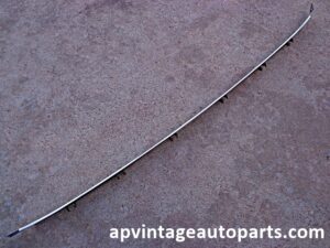 1968 Ford Country Squire wagon tailgate window