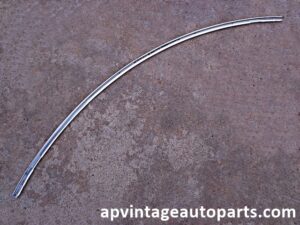 1977 Ford Thunderbird windshield molding