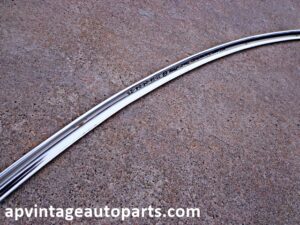 1977 Ford Thunderbird windshield trim molding