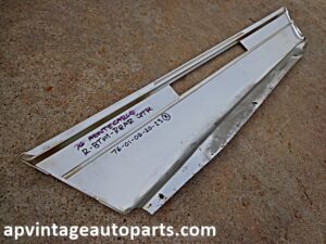 1976 Chevrolet Monte Carlo rear quarter panel molding RH