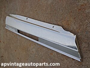 1976 Chevrolet Monte Carlo quarter panel molding