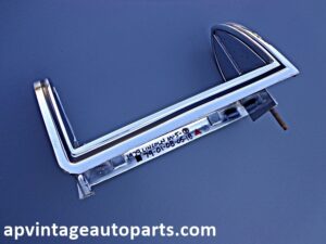 1979 Lincoln Mark V turn signal corner bezel