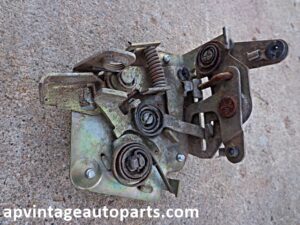 1967 Ford Country Sedan manual tailgate lock