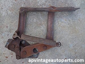 1977 1979 Ford Thunderbird hood hinge