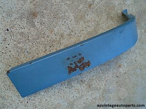 1967-1968 Chevrolet Impala fastback rear seat filler