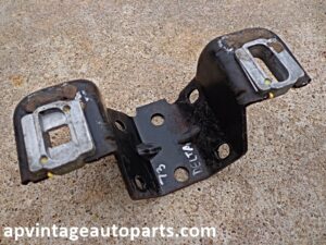 1973 Olds Delta 88 steering column brace