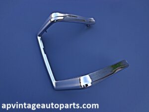 1975 Mercury Maquis quarter extension molding