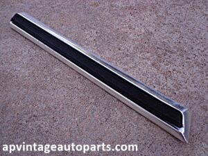 1976 1977 Lincoln fender molding