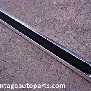1976 1977 Lincoln fender molding
