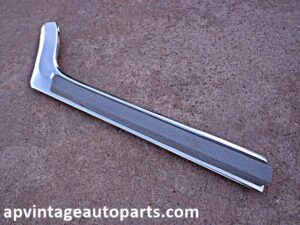 1977 Mercury Cougar fender molding