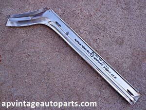 1977 Mercury Cougar fender molding