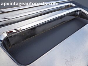 1976 Lincoln Continental lower front fender side corner light bezel LH driver