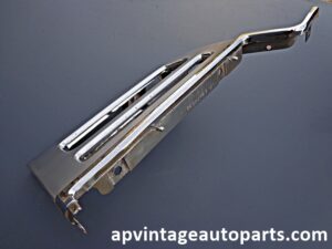 1976 Lincoln Continental lower front fender side corner light bezel LH driver