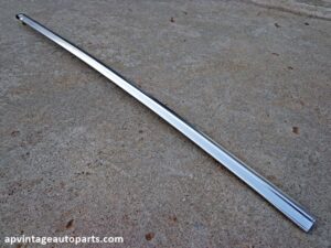 1979 Chevrolet Monte Carlo rear window molding lower