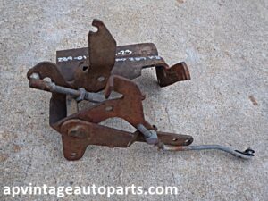 1965 Ford 289 V8 throttle linkage