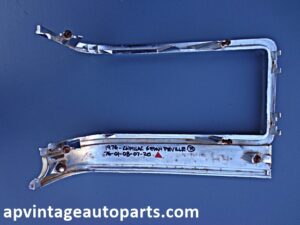 1976 Cadillac corner lamp side marker bezel RH