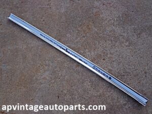 1970 Mercury Monterey Custom rear vinyl top deck line trim LH